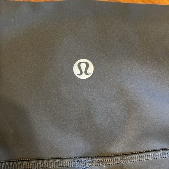 Lululemon athletica women’s leggings in dark grey with breathable bottoms size 6 - Picture 6 of 8